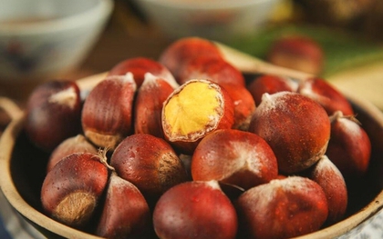 Mùa hạt dẻ phải ghim ngay mẹo này để tách vỏ: Hóa ra đơn giản, nhanh chóng lại không đau tay