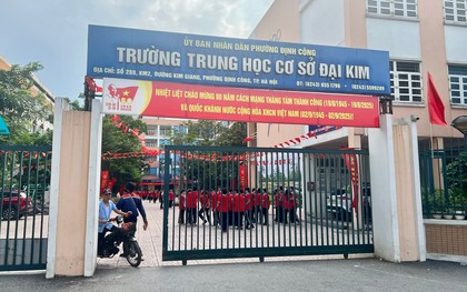 Nam sinh túm tóc, ghìm đầu cô giáo: Vì sao học sinh không can ngăn?