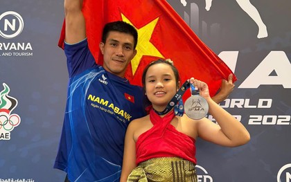 Hổ phụ sinh hổ tử: Ái nữ nhà võ sĩ Nguyễn Trần Duy Nhất giành liên tiếp 2 HCB ở giải Muay trẻ thế giới