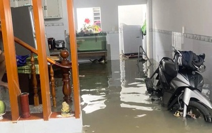 Đồng Nai nhiều nơi ngập nặng sau mưa lớn, xe ô tô lật ngang