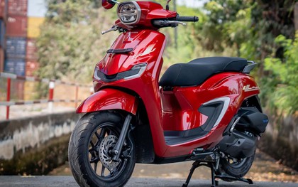 Vừa về đại lý bản đời mới của xe ga Honda đẹp như Vespa: 1 lít xăng đi 45km, có phanh "chống" đường trơn