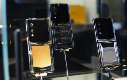 Ai đang mua hàng loạt "huyền thoại" smartphone tại Việt Nam?