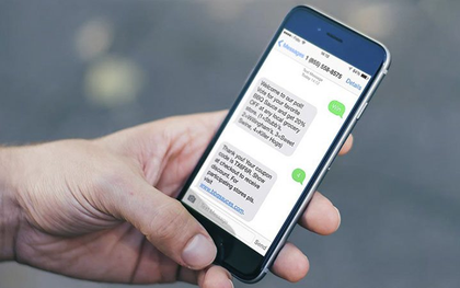 Nhận được tin nhắn này, người dân phải báo ngay cho công an để không bị mất tiền trong tài khoản