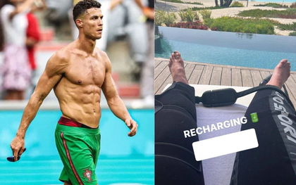 Ronaldo sau 24 năm đá bóng: Body 6 múi như tạc tượng, nhưng đôi chân biến dạng khiến fan choáng váng