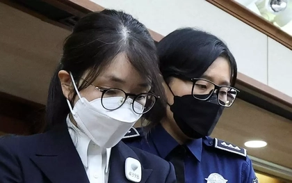 Cựu đệ nhất phu nhân Hàn Quốc hầu tòa vì cáo buộc nhận hối lộ túi hàng hiệu