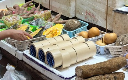 Cuộn băng dính bỗng "cháy hàng", đua độ hot với cà chua, khoai tây trước bão Ragasa: Lý do mới sốc