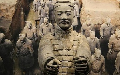 Bí ẩn đội quân đất nung trong lăng Tần Thủy Hoàng: Tại sao nhiều chiến binh nắm chặt tay không, vũ khí của họ đâu rồi?