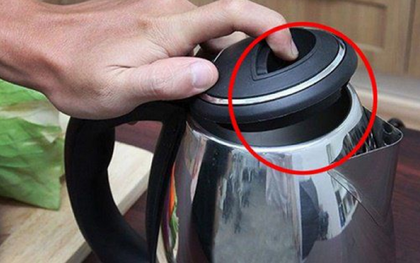 Bình siêu tốc xịn mấy cũng hóa "bom hẹn giờ" nếu nhà bạn có 4 thói quen này: Cái cuối vừa “ngốn điện” lại rất nguy hiểm nhưng nhiều người mắc