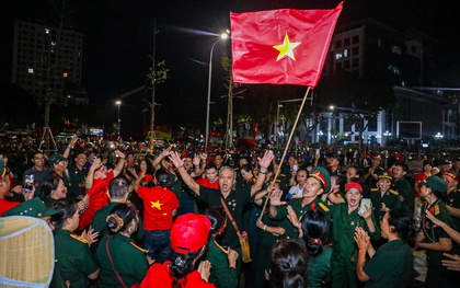 Có một sân khấu đặc biệt ở đại lễ A80