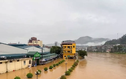 Hàng trăm hộ dân ở Cao Bằng chạy lũ xuyên đêm