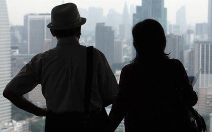 Chưa kịp vui vì mua căn nhà 8 tỷ, cặp vợ chồng sốc nặng khi biết sự thật phía sau: "Chúng tôi sẽ phải làm việc cả đời để trả nợ!"
