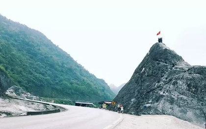 Leo núi chụp ảnh ở đèo Đá Trắng, một người trượt chân tử vong
