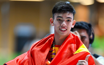 Kình ngư Nguyễn Huy Hoàng bơi "out trình", giành HCV châu Á