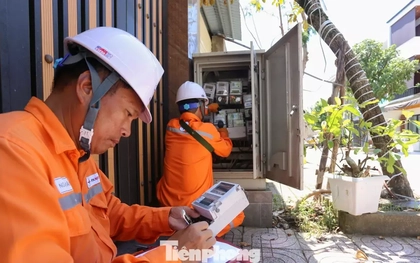 Người dân Nghệ An, Hà Tĩnh "kêu trời" vì tiền điện tăng vọt giữa mùa mưa bão