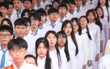 Lễ chào cờ ấn tượng đặc biệt trên khắp cả nước