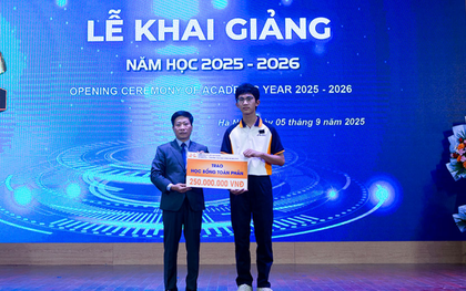 Trường trao học bổng toàn phần cho nam sinh mất 4 người thân vụ lật tàu Hạ Long