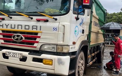 Xe thu gom rác tông chết học sinh lớp 6 trong trường học