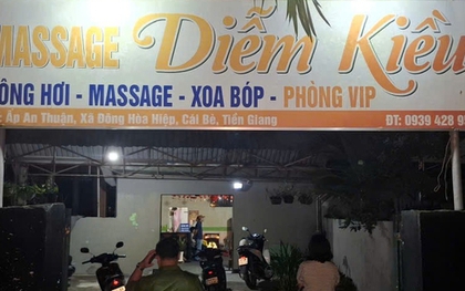 CLIP: Bắt quả tang cơ sở massage Diễm Kiều bán dâm 700.000 đồng/lượt