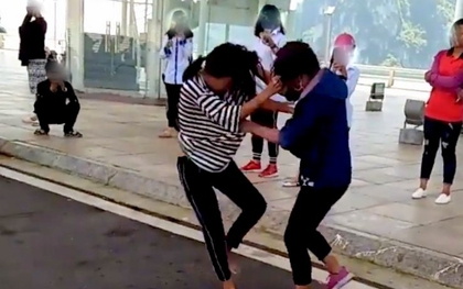 Công an Hà Nội tạm giữ hình sự 2 cô gái đánh nhau vì mâu thuẫn tình ái