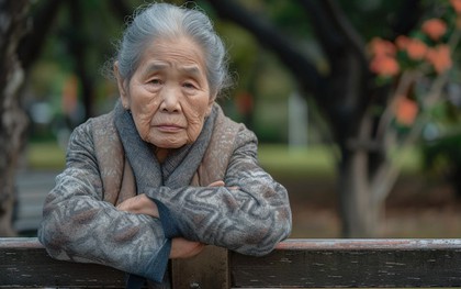 "Kiểu hành vi bất hiếu mới" đang lan rộng, cha mẹ đau lòng nhưng khó bắt bẻ - Biết đâu bạn cũng đang làm vậy