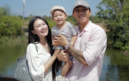 Khép lại 2025 đầy drama, Đoàn Văn Hậu - Doãn Hải My chào 2026 bằng khung hình cực ngọt, gấp 3 visual đỉnh chóp!