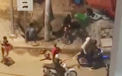 Nửa đêm 'quậy tưng' đường phố, nhóm đối tượng bị công an TP.HCM mời làm việc