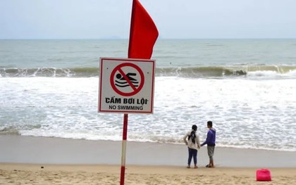 7 người gặp nạn trong một ngày, Nha Trang khuyến cáo du khách khi sóng biển lớn