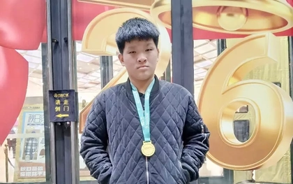 Cậu học sinh vùng khó Bắc Ninh làm nên lịch sử với Huy chương Vàng Robotics Quốc tế