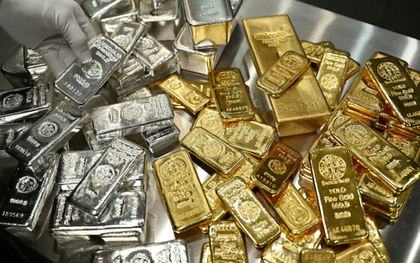 Giá vàng, bạc thế giới đồng loạt lập kỷ lục cao chưa từng có trong lịch sử, chưa dứt đà tăng