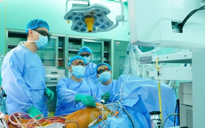 Lần đầu ở Việt Nam, bệnh viện TP.HCM mổ tim phức tạp bằng nội soi 3D