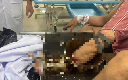 Người đàn ông vác cả máy xay thịt đến bệnh viện cấp cứu