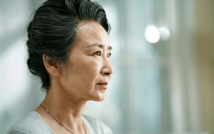 Phát hiện bọc tiền hơn 380 triệu đồng trong thùng rác của mẹ chồng, con dâu sững người khi cảnh sát báo tin