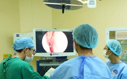 Tự điều trị đau đầu và sụp mí mắt, bệnh nhân nguy kịch