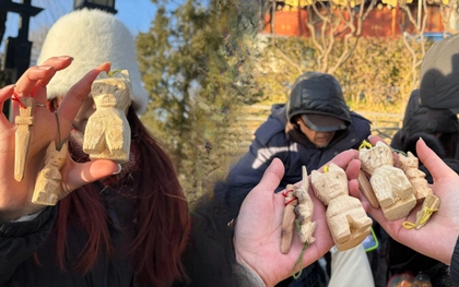 Cơn sốt "gỗ điêu khắc thảm họa" LinaBell: Xấu lạ nhưng ai cũng muốn sở hữu!