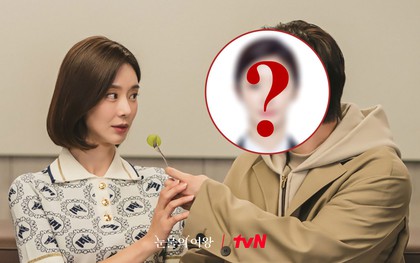 Chưa thấy ai khổ như mỹ nhân này: Bị tòa án triệu tập chỉ vì... 1 bức ảnh!