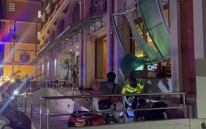 Phát hiện người đàn ông khỏa thân rơi từ tầng 7 khách sạn xuống đất