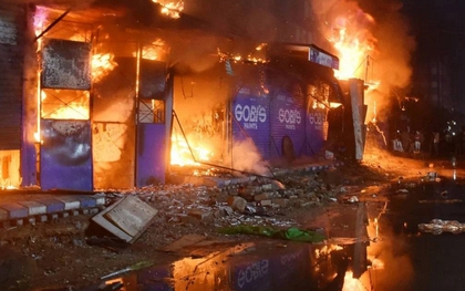 Trung tâm mua sắm cháy suốt 24 giờ khiến 11 người chết, hơn 60 người chưa rõ tung tích