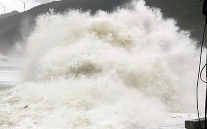 Bão Nokaen đổi hướng trong 24 giờ tới, ảnh hưởng ra sao tới đất liền Việt Nam?