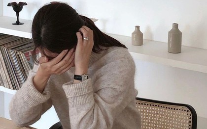 Chồng tự nộp hết tiền lương, vợ chết sững phát hiện sự thật sau 2 năm chung sống