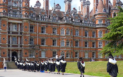 Gia đình siêu giàu chi 19 tỷ đồng "lót đường" cho con từ lớp 5: Khi bằng cấp tinh hoa vẫn là tấm vé vàng trong bão AI