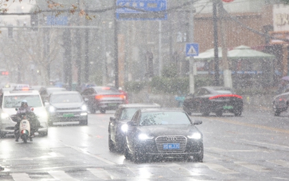 Trung Quốc chống chọi rét đậm, băng tuyết