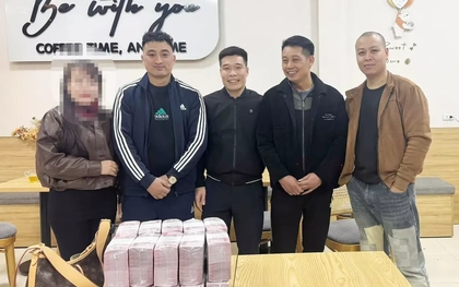 Phát hiện bao tải chứa 1 tỷ đồng ở ven đường