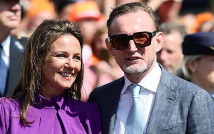 Một cặp đôi hoàng gia ly hôn sau 25 năm chung sống