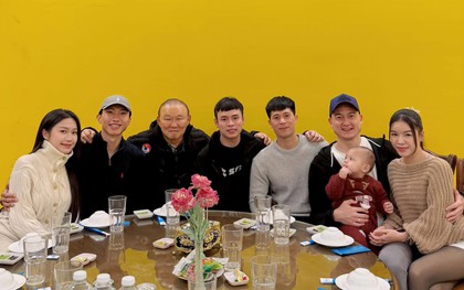 Doãn Hải My đọ sắc với Yến Xuân trong cuộc hội ngộ của ông Park Hang-seo với Văn Hậu, Văn Lâm