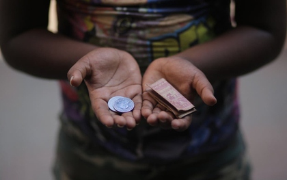 Người phụ nữ ăn xin kiếm được 71 triệu trong 6 tuần, sở hữu nhiều đất đai