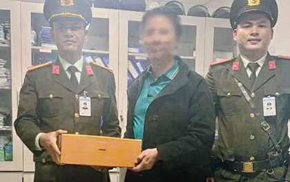 Bỏ quên túi xách trị giá 450 triệu đồng ở sân bay, hành khách nhận cái kết đẹp