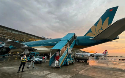 Sáng nay, một máy bay Vietnam Airlines quay đầu khẩn cấp sau khi cất cánh tại sân bay Tân Sơn Nhất