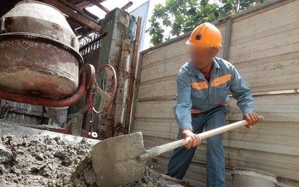 Phát hiện 1 thợ xây SN 1987 có số dư tài khoản tăng 35 tỷ đồng chỉ trong 1 đêm, nhưng 3 tháng sau nằm trong xe cứu thương hối hận