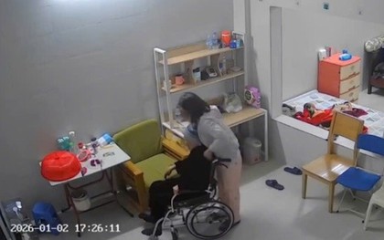 Tạm giữ nữ giúp việc bạo hành cụ bà 90 tuổi, ngồi xe lăn ở Hà Nội