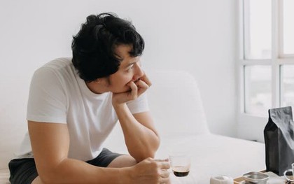 Sau tuổi 40, vì sao nhiều nam giới bỗng nhiên hay mệt mỏi, dễ cáu gắt? Biết lý do nhiều anh còn cảm thấy ngại